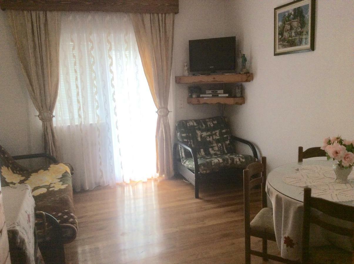 Apartman Nadia Karlobag Esterno foto