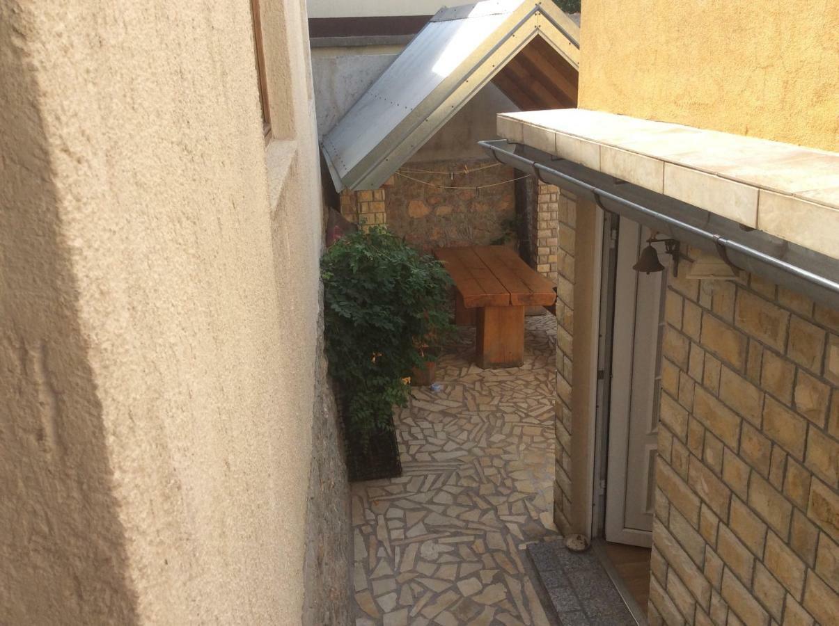 Apartman Nadia Karlobag Esterno foto