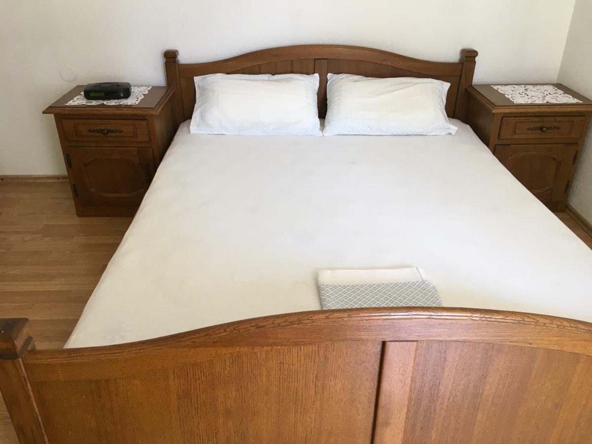 Apartman Nadia Karlobag Esterno foto