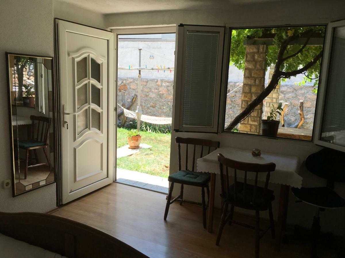 Apartman Nadia Karlobag Esterno foto