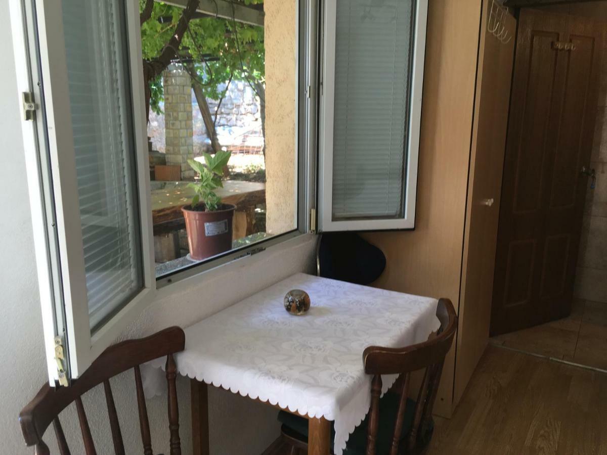 Apartman Nadia Karlobag Esterno foto