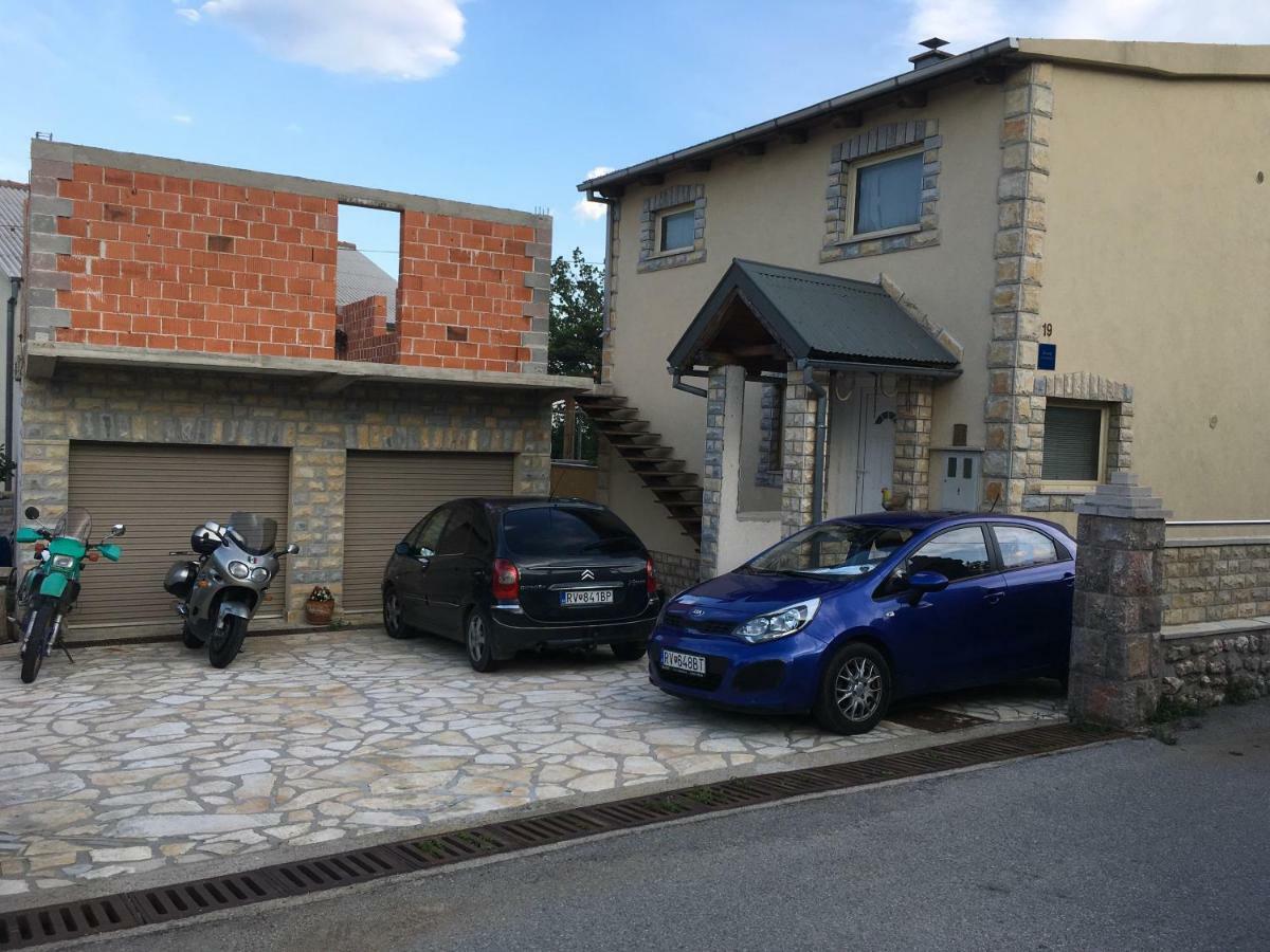 Apartman Nadia Karlobag Esterno foto