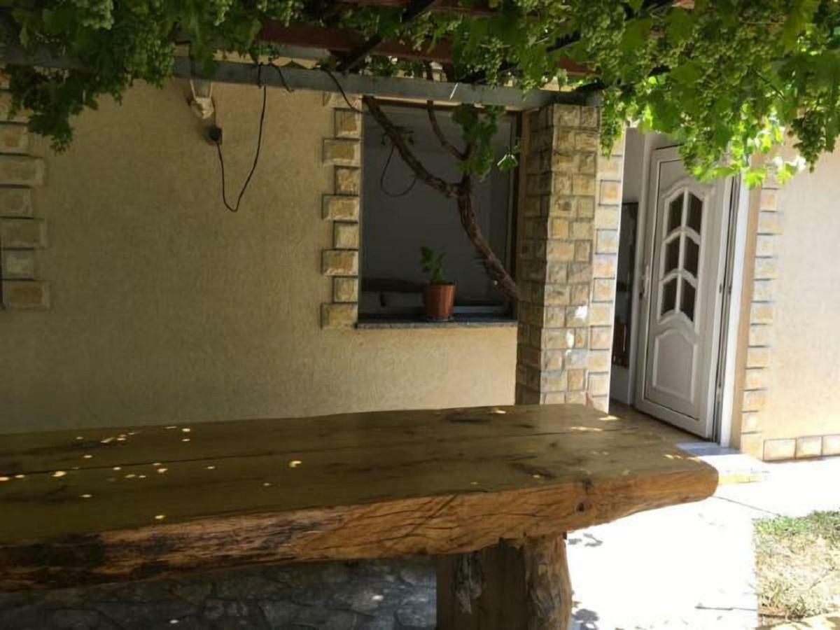 Apartman Nadia Karlobag Esterno foto