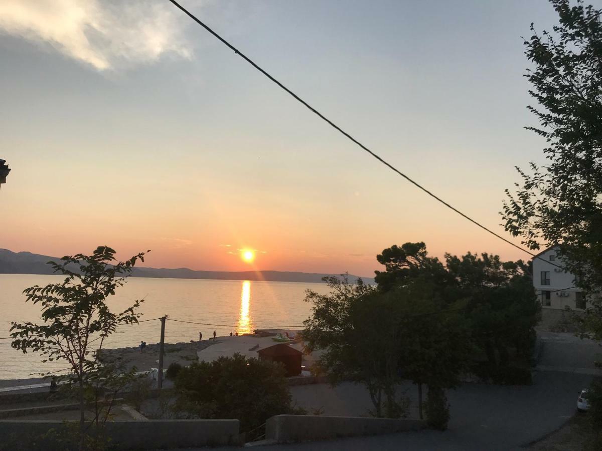 Apartman Nadia Karlobag Esterno foto